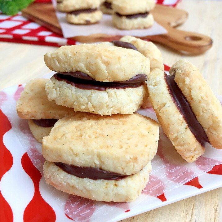 卵バター不使用♪バニラ香る♡チョコサンドクッキー